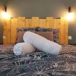 Le Coup De Coeur - Proche Sanctuaire - Wifi - Neuf - 4 Personnes